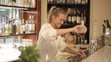 Tips para ligar con camareras fácilmente